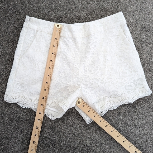 WHITE cotton lace scalloped hem shorts with satin lining size Medium - Picture 9 of 11